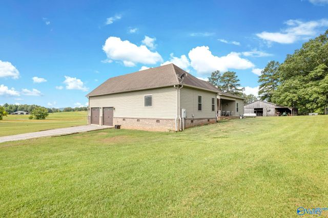 256 W D Harvey Road, Falkville, AL 35622