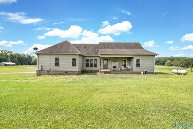 256 W D Harvey Road, Falkville, AL 35622