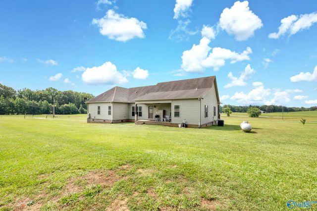 256 W D Harvey Road, Falkville, AL 35622