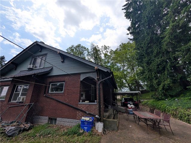 4721 Lebanon Church Rd, West Mifflin, PA 15122