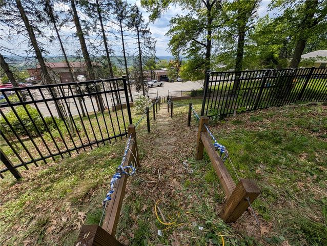 4721 Lebanon Church Rd, West Mifflin, PA 15122
