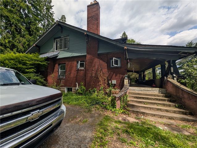 4721 Lebanon Church Rd, West Mifflin, PA 15122