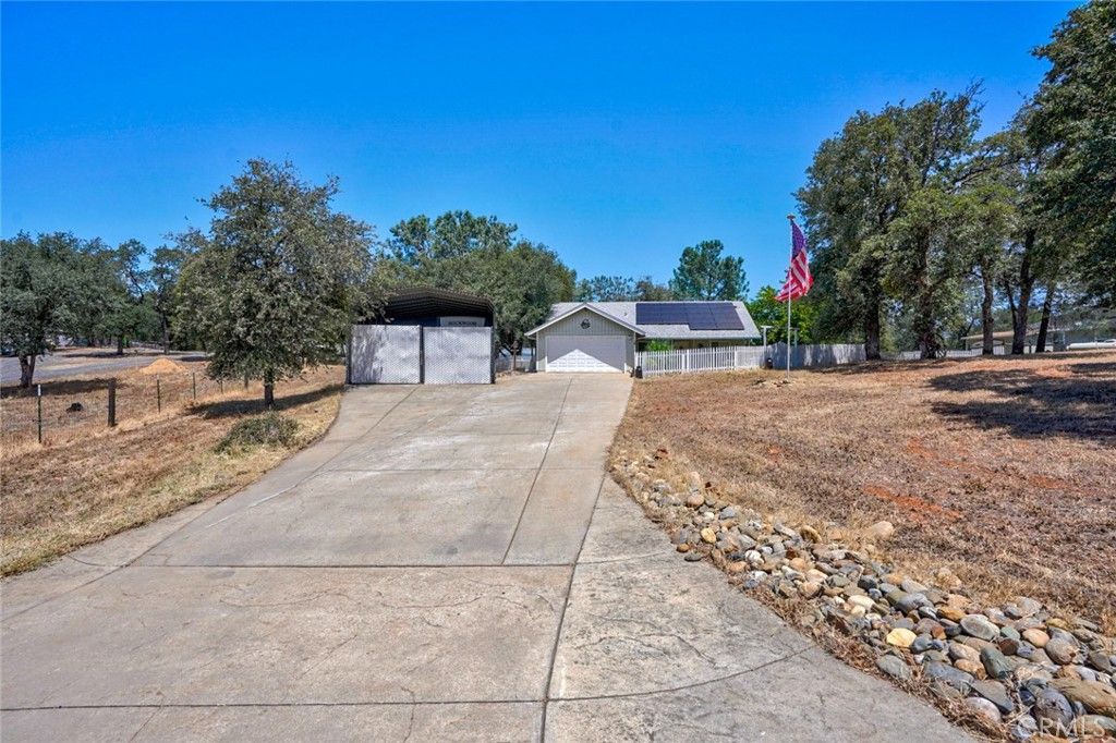 Image 3 of property listing at 3363 Maravilla, Coulterville, CA 95311