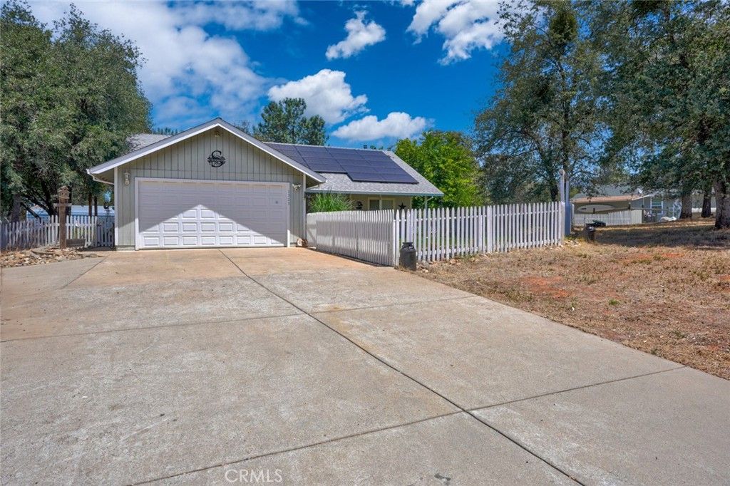 Image 4 of property listing at 3363 Maravilla, Coulterville, CA 95311