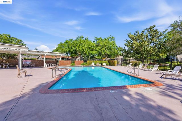 835 Royal Ann Lane, Concord, CA 94518