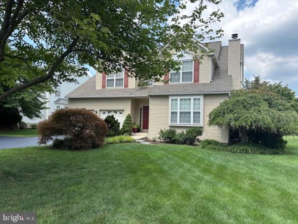 84 OVERLOOK CIR, Garnet Valley, PA 19060
