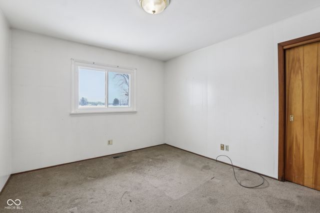 5723 S 100 W, Fountaintown, IN 46130