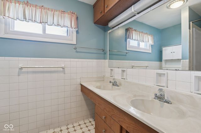 5723 S 100 W, Fountaintown, IN 46130