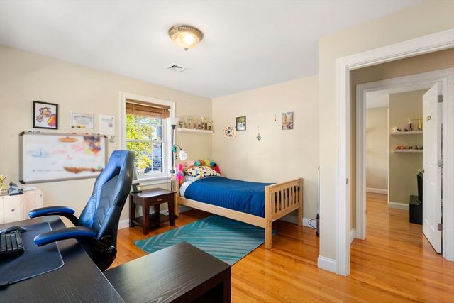 18 Hovey Street 18, Newton, MA 02458