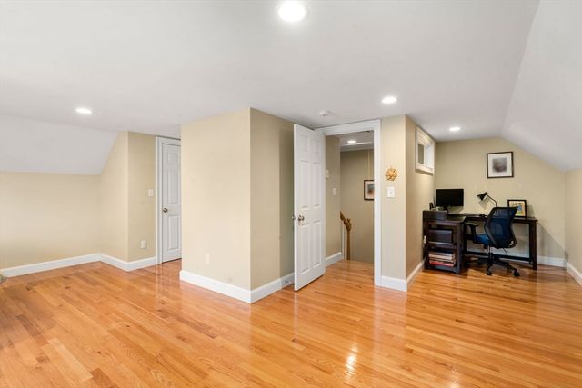 18 Hovey Street 18, Newton, MA 02458