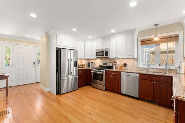 18 Hovey Street 18, Newton, MA 02458