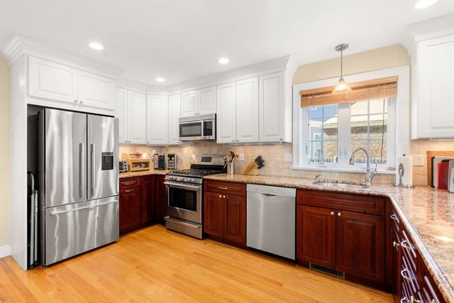 18 Hovey Street 18, Newton, MA 02458