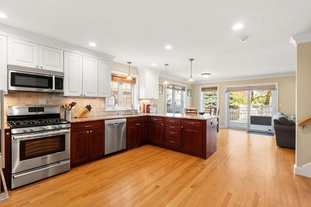 18 Hovey Street 18, Newton, MA 02458