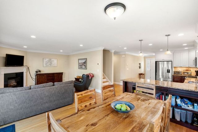 18 Hovey Street 18, Newton, MA 02458