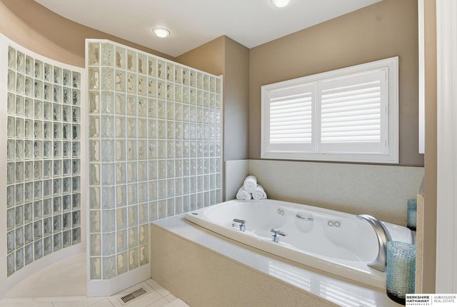 4809 N 196th Circle, Elkhorn, NE 68022