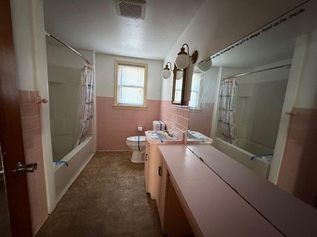 303 E Lake Street, Knox, IN 46534