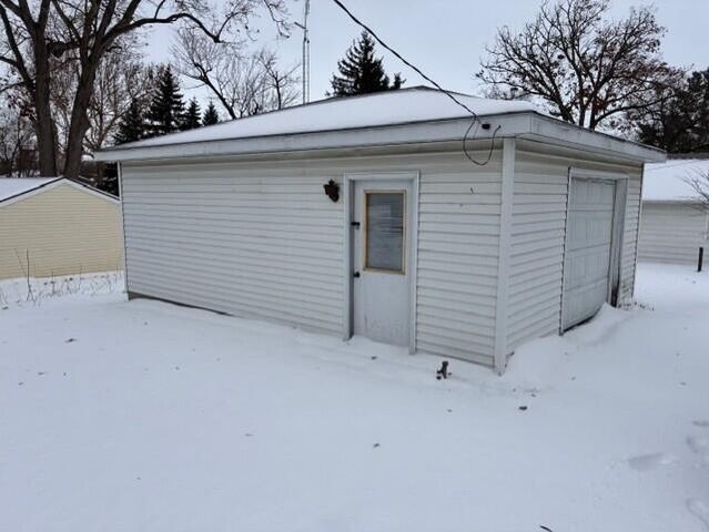 303 E Lake Street, Knox, IN 46534