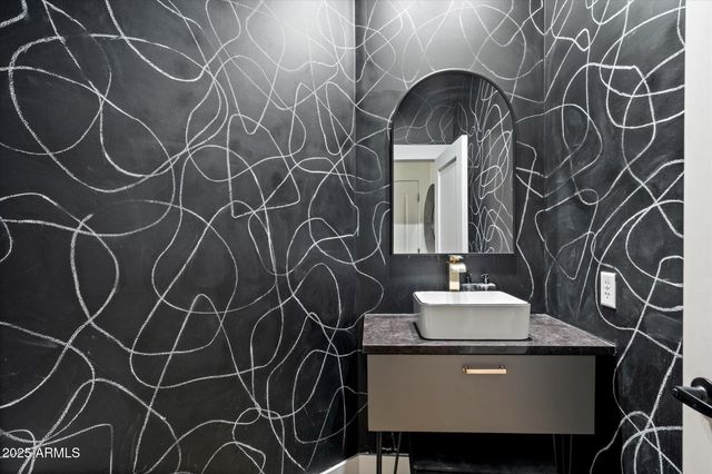 12055 E CLINTON Street, Scottsdale, AZ 85259