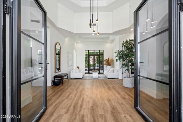 12055 E CLINTON Street, Scottsdale, AZ 85259