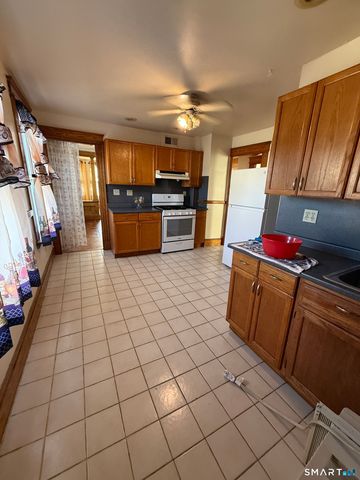 91 Alma Street 2nd Floor, Waterbury, CT 06705