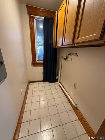 91 Alma Street 2nd Floor, Waterbury, CT 06705