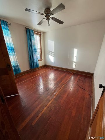 91 Alma Street 2nd Floor, Waterbury, CT 06705