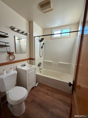 91 Alma Street 2nd Floor, Waterbury, CT 06705