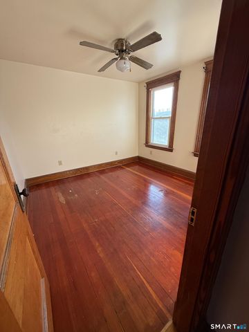 91 Alma Street 2nd Floor, Waterbury, CT 06705