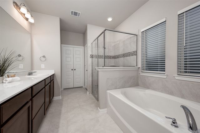 1237 Milfoil Drive, Justin, TX 76247