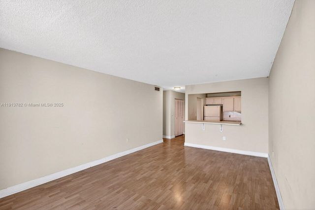 16851 NE 23rd Ave A619, North Miami Beach, FL 33160