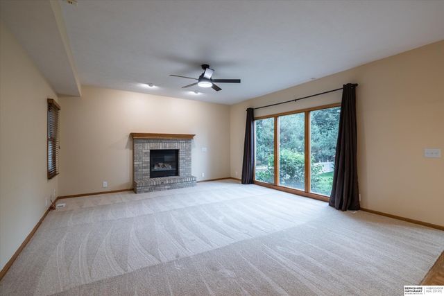 5122 N 141st Street, Omaha, NE 68164