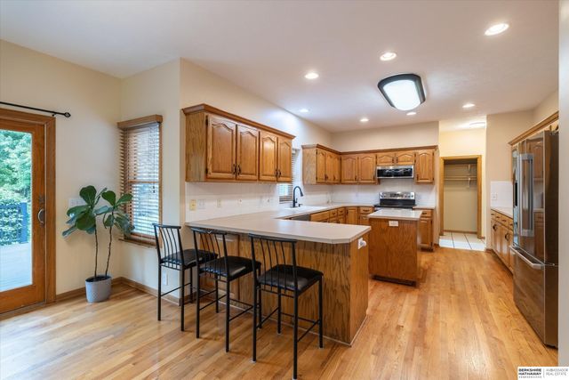 5122 N 141st Street, Omaha, NE 68164