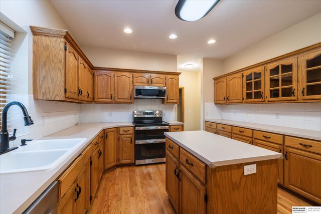 5122 N 141st Street, Omaha, NE 68164