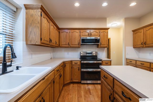 5122 N 141st Street, Omaha, NE 68164