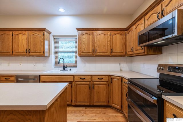 5122 N 141st Street, Omaha, NE 68164