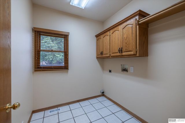 5122 N 141st Street, Omaha, NE 68164