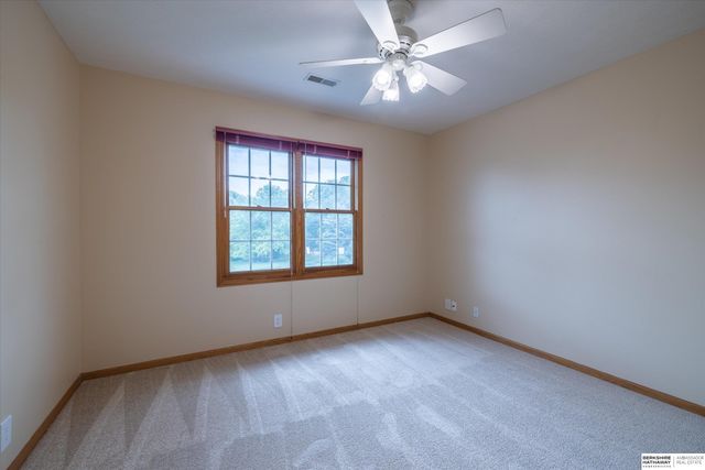 5122 N 141st Street, Omaha, NE 68164