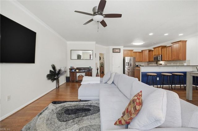 405 Green Meadow DR, Chesapeake, VA 23320