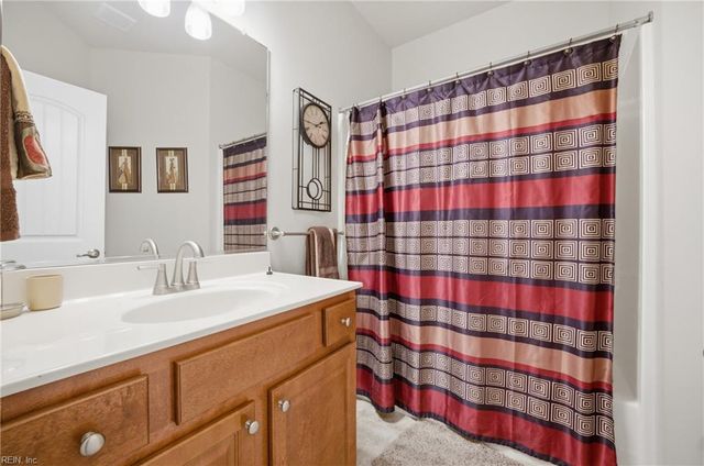 405 Green Meadow DR, Chesapeake, VA 23320