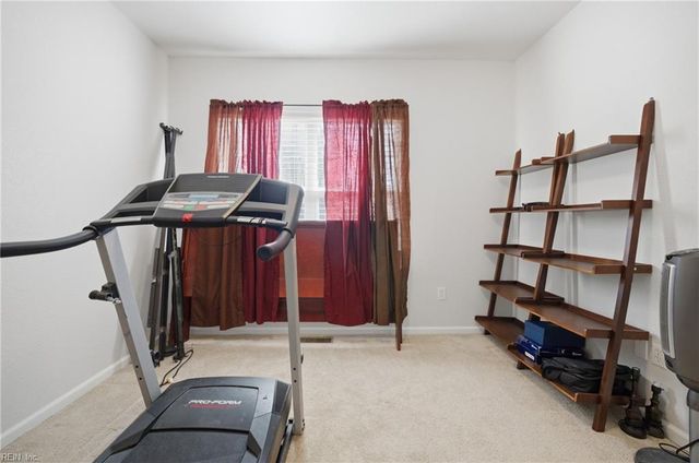 405 Green Meadow DR, Chesapeake, VA 23320