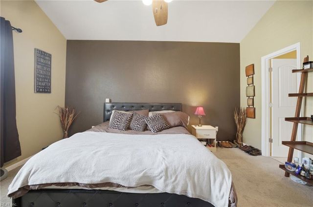 405 Green Meadow DR, Chesapeake, VA 23320