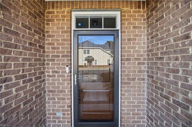 405 Green Meadow DR, Chesapeake, VA 23320