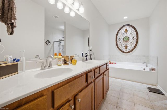 405 Green Meadow DR, Chesapeake, VA 23320