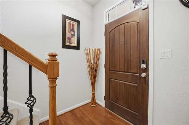 405 Green Meadow DR, Chesapeake, VA 23320