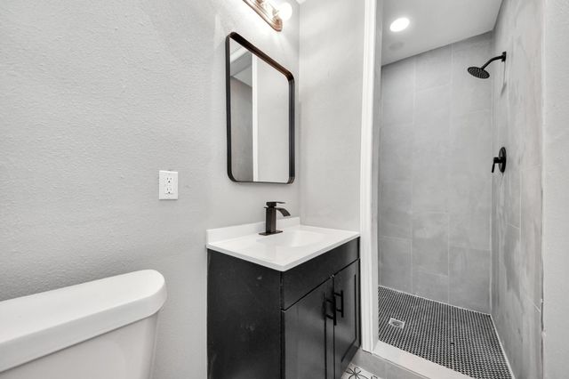 710 Canary Circle, Pasadena, TX 77502