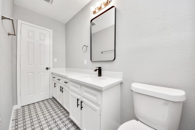 710 Canary Circle, Pasadena, TX 77502