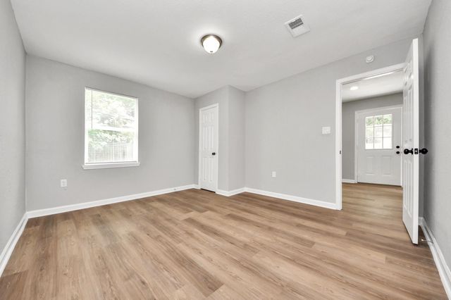 710 Canary Circle, Pasadena, TX 77502