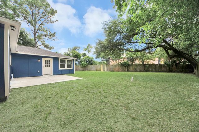 710 Canary Circle, Pasadena, TX 77502