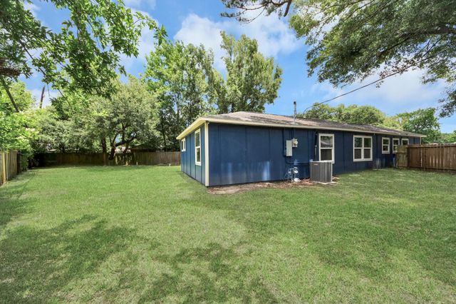 710 Canary Circle, Pasadena, TX 77502