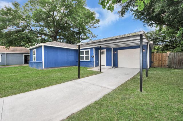 710 Canary Circle, Pasadena, TX 77502
